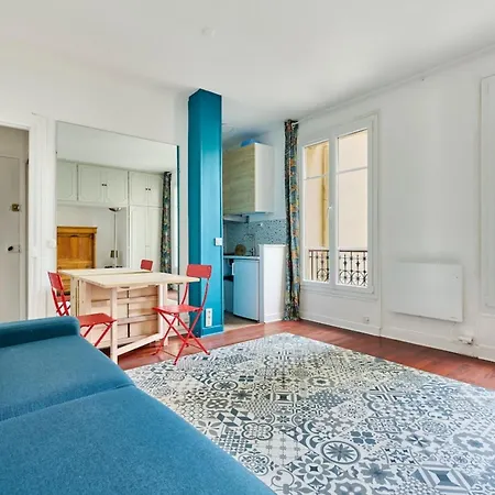 Convention M12 Quick Eiffel Tower Access