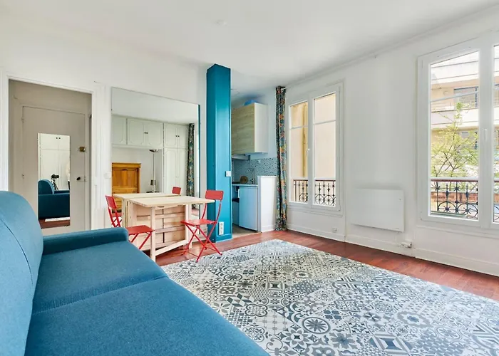 Convention M12 Quick Eiffel Tower Access